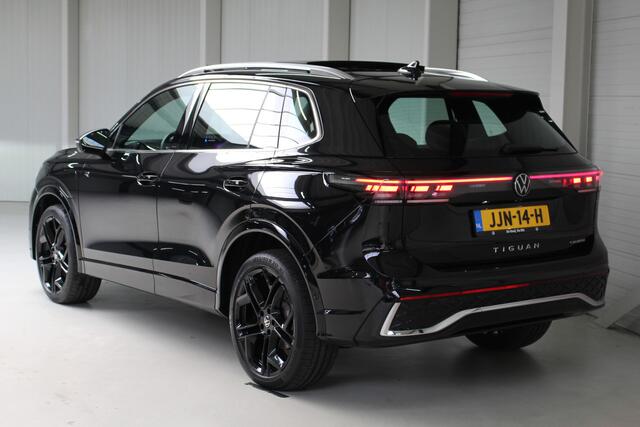 Volkswagen TIGUAN 1.5 eHybrid 204PK R-Line Panoramadak | IQ-Light | Camera | Side Assist | Ergo Stoelen | Head Up Display