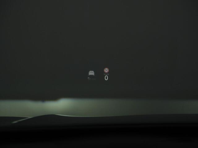 Volkswagen TIGUAN 1.5 eHybrid 204 pk DSG R-Line Edition | Panoramadak | Trekhaak | Harman Kardon sound | Head-up display | Park Assist | Side Assist | 20 inch