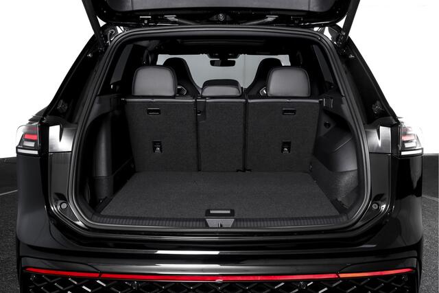 Volkswagen TIGUAN 1.5 eHybrid 272 PK R-Line Edition | Black Style | Elek. Trekhaak | S/K-panodak | Adapt. Cruise | Stoel-+stuurverw. | App. Connect | Camera+PDC | LM 20" | 9685