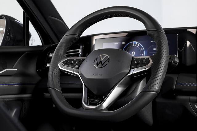 Volkswagen TIGUAN 1.5 eHybrid 272 PK R-Line Edition | Black Style | Elek. Trekhaak | S/K-panodak | Adapt. Cruise | Stoel-+stuurverw. | App. Connect | Camera+PDC | LM 20" | 9685