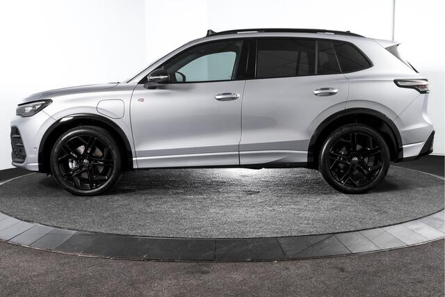 Volkswagen TIGUAN 1.5 eHybrid 272 PK R-Line Edition | Black Style | Assistance Plus | Elek. Trekhaak | S/K-panodak | IQ Light | Adapt. Cruise | Stoel-+stuurverw. | NAV+App. Connect | 360 Camera | LM 20" | 9936