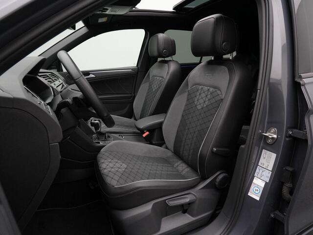 Volkswagen TIGUAN 1.4 TSI 245 pk DSG eHybrid R-Line Business+ | Panoramadak | Trekhaak | Rondomzicht camera | Stuur-/stoelverwarming | Navigatie