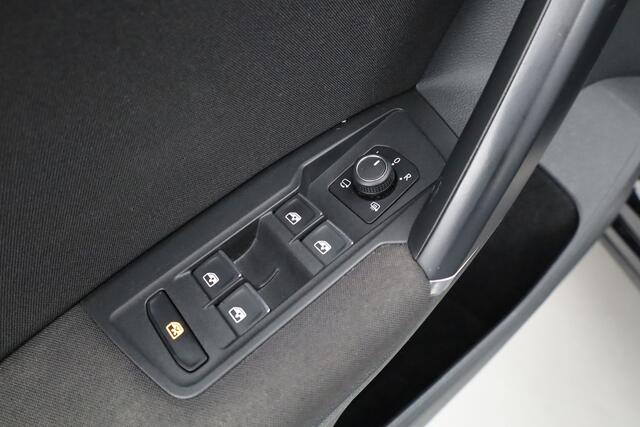 Volkswagen TIGUAN 1.4 TSI Connected Series | Pano | Elek. Trekhaak | Massage | CarPlay | Stoelverw. | Navi | Cruise Contr.