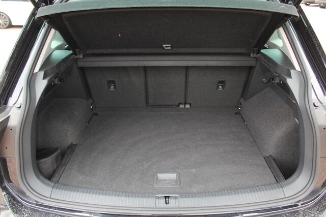 Volkswagen TIGUAN 1.4 TSI 4Motion Highline / Trekhaak / Camera / Virtual Cockpit / 17'' / Navigatie / ACC