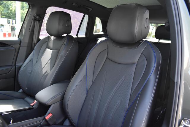 Volkswagen TIGUAN 1.5 eTSI R-Line Edition Pano Trekhaak IQ Ergostoel