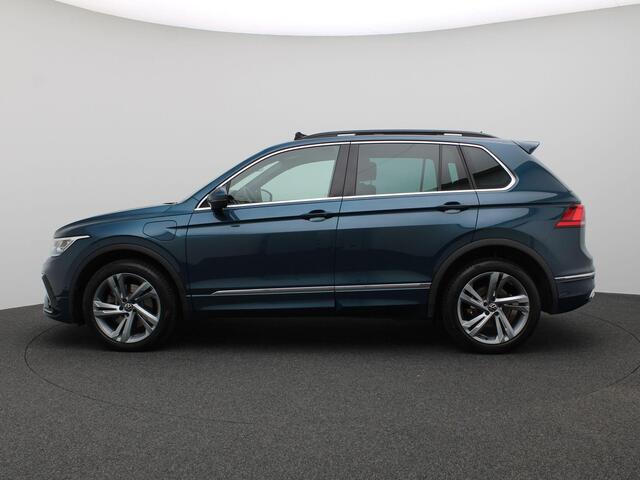 Volkswagen TIGUAN 1.4 TSI eHybrid R-Line Business+ 245PK DSG Pano-Schuifdak, 91% SOH, Elektr. Achterklep, Keyless, Achteruitrijcamera, Stoel-Stuurverwarming, Side Assist, 19" LM Velgen