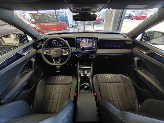 Volkswagen TIGUAN 1.5 TSI E-HYBRID R-LINE PANO-DAK/TREKHAAK/CAMERA/HUD/ACC/STOELVERW
