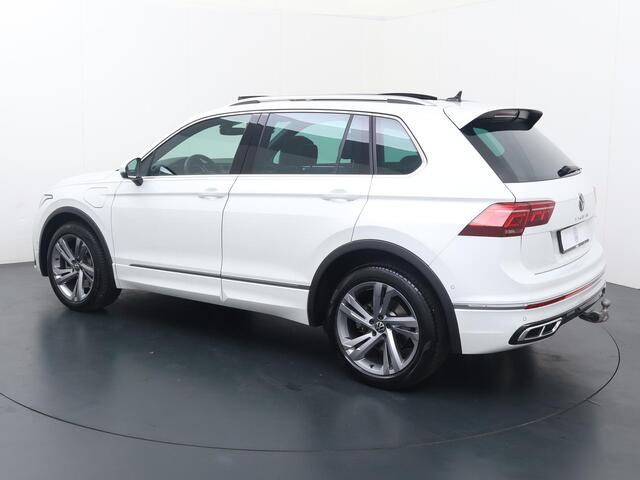Volkswagen TIGUAN 1.4 TSI eHybrid R-Line Business | 245 PK | SoH 100% | Automaat | Multifunctioneel stuurwiel | Panoramadak | Trekhaak |