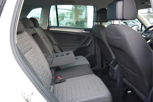 Volkswagen TIGUAN 1.5 TSI Life | Adaptive | CarPlay | Trekhaak | PDC V+A | Clima | Orig. NL |