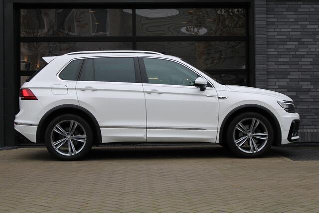 Volkswagen TIGUAN 1.5 TSI ACT Highline Business R | NAP! | PANO | 360 | ACC | KEYLESS | ELEK.TREKHAAK |