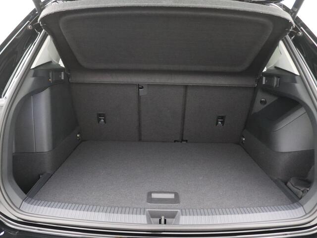 Volkswagen TIGUAN 1.5 eHybrid Life Edition 204PK DSG Trekhaak, 19" LM Velgen, Keyless, Achteruitrijcamera, Side Assist, Navi via Apple Carplay/Android Auto, Adaptieve Cruise Control, Stoel-Stuurverwarming, Elektr. Achterklep