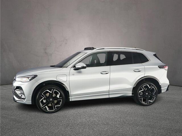 Volkswagen TIGUAN R-Line Edition 1.5 TSI eHybrid 272pk DSG Automaat Trekhaak, Panoramadak, Adaptive cruise control, Navigatie, Elektrische achterklep