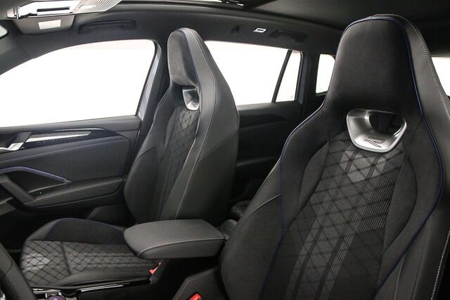 Volkswagen TIGUAN R-Line Edition 1.5 TSI eHybrid 272pk DSG Automaat Trekhaak, Panoramadak, Adaptive cruise control, Navigatie, Elektrische achterklep