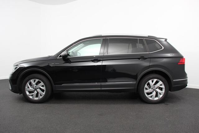Volkswagen TIGUAN Allspace 1.5 TSI 150pk DSG Life 7p. | Navigatie | Climate Control | Trekhaak afneembaar | Electrisch bedienbare achterklep | Adaptive Cruise Control | Extra Getint Glas