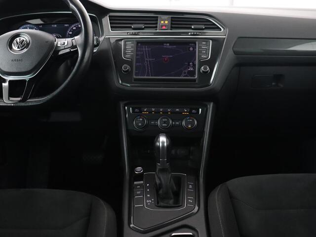 Volkswagen TIGUAN 1.4 TSI Highline | Stoelverwarming | Carplay | Adaptief LED | Virtual Cockpit | Navigatie | Adaptive cruise | Parkeerhulp | Climate control