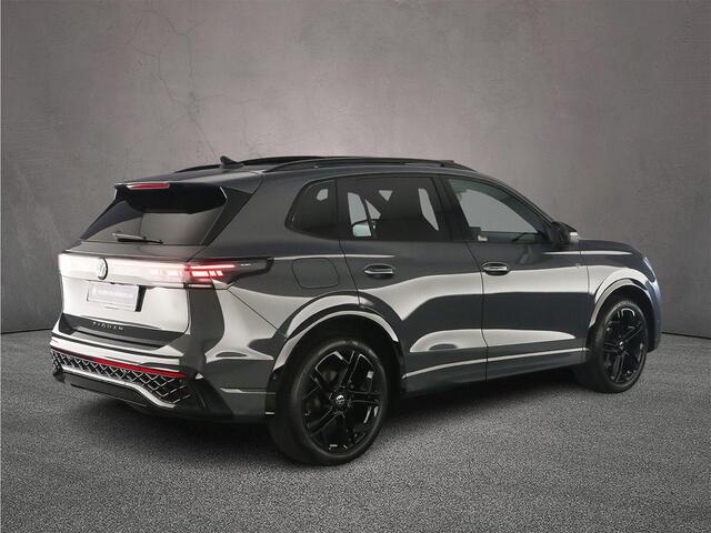 Volkswagen TIGUAN R-Line Edition 1.5 eTSI 150pk DSG Automaat Trekhaak, Adaptive cruise control, 360 camera, Elektrische achterklep, Achteruitrijcamera