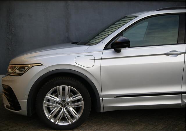 Volkswagen TIGUAN 1.4 TSI 245PK eHybrid R-Line Carplay/wegkl-trhk/ACC/Stuurwielverw./Keyless/IQlight