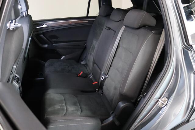 Volkswagen TIGUAN Allspace 1.5 TSI Highline R-Line 7-Persoons Panoramadak, Led, Massage, Elek. Trekhaak, Camera, Apple Carplay/Android Auto