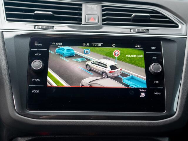 Volkswagen TIGUAN 1.5 TSI R-Line Business+ | Head Up | IQ Light | Side Assist | Keyless | Camera | Elk. A-klep | Prijs Rijklaar!!