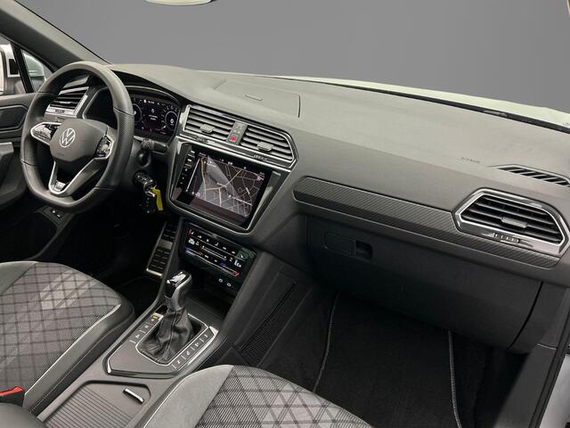 Volkswagen TIGUAN R-Line Business+ 1.4 TSI eHybrid 245pk DSG Automaat Trekhaak, Panoramadak, Adaptive cruise control, Elektrische achterklep, LED matrix koplampen
