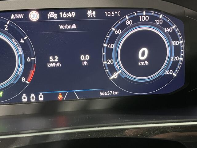 Volkswagen TIGUAN 1.4 TSI eHybrid R-Line / AUTOMAAT/ ELEKTR. TREKHAAK/ 2X R-LINE/ 245PK/ DIGITAL DASH/ MATRIX/ 20" LMV/ 360 CAMERA/ APP-CONNECT/ CLIMA/ STOEL-STUUR VERWARM.