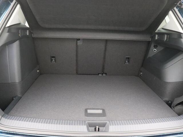 Volkswagen TIGUAN 1.5 eHybrid Life Edition 204PK DSG Trekhaak, 19" LM Velgen, Achteruitrijcamera, Side Assist, Navi via Apple Carplay/Android Auto, Keyless, Stoel-Stuurverwarming, Elektr. Achterklep, Adaptieve Cruise Control