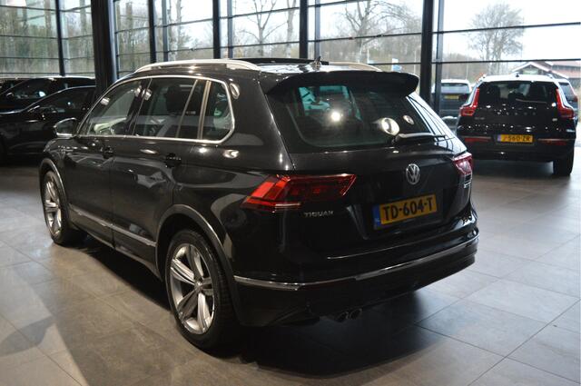 Volkswagen TIGUAN 2.0 TDI R-LINE navi leer pano camera trekhaak 19 inch !!
