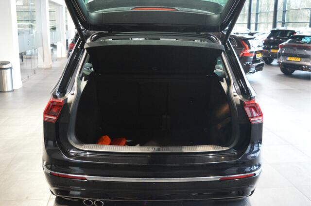 Volkswagen TIGUAN 2.0 TDI R-LINE navi leer pano camera trekhaak 19 inch !!