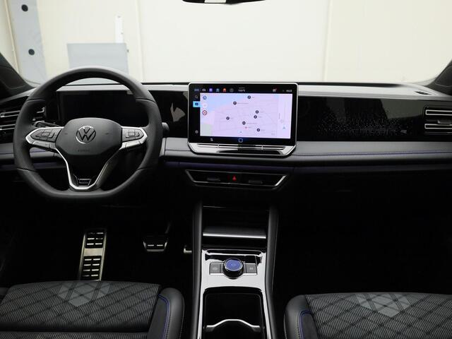 Volkswagen TIGUAN 1.5eHybrid 200kW/272PK R-Line Black Style DSG · Panoramadak · Trekhaak · Apple/Android · Garantie t/m 10-06-2030 of 100000km.