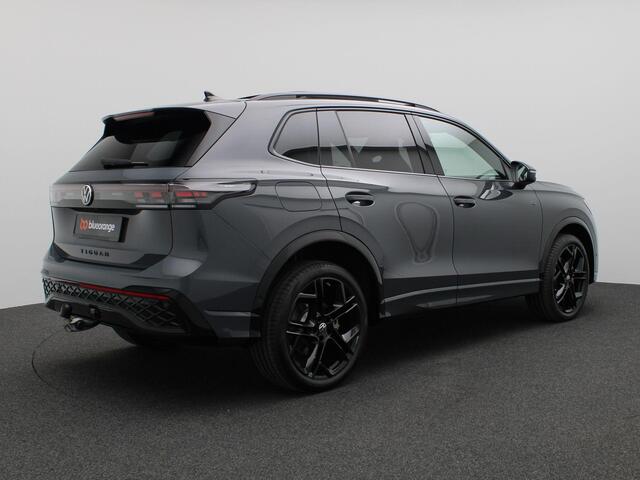 Volkswagen TIGUAN 1.5 eHybrid R-Line Edition 272PK DSG Pano-Schuifdak, Black Style, Achteruitrijcamera, Trekhaak, 20" LM Velgen, Keyless, Side Assist, Navi via Apple Carplay/Android Auto, Stoel-Stuurverwarming