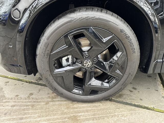 Volkswagen TIGUAN 1.5 272pk eHybrid R-Line Edition Black Black Style Trekhaak 360Camera Head-Up Navigatie Massage Stoelverwarming Panoramadak
