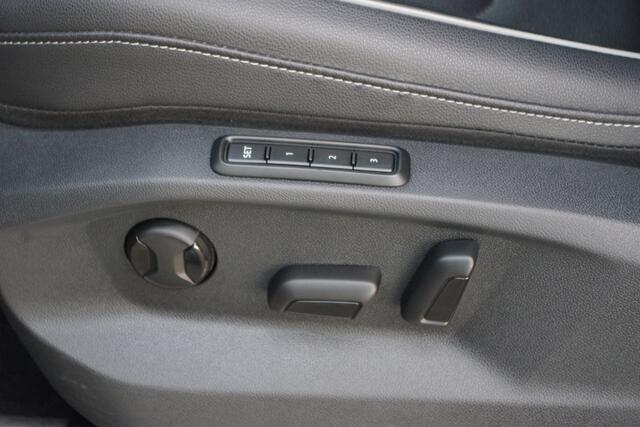 Volkswagen TIGUAN 1.4 TSI eHybrid 245 PK R-Line BNS+ PHEV, Panoramadak, 360 Camera, Leder, Winterpakket, Carplay