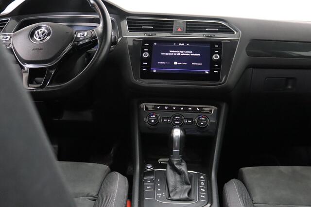 Volkswagen TIGUAN Allspace 1.5 TSI R-line 7-Persoons Trekhaak, Panorama dak, ACC, Virtual Cockpit, Apple Carplay/Android Auto, Alcantara