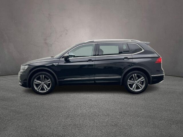 Volkswagen TIGUAN Allspace Highline Business R 1.5 TSI 150pk DSG Automaat Trekhaak, Lederen bekleding, Adaptive cruise control, Navigatie, Elektrische achterklep