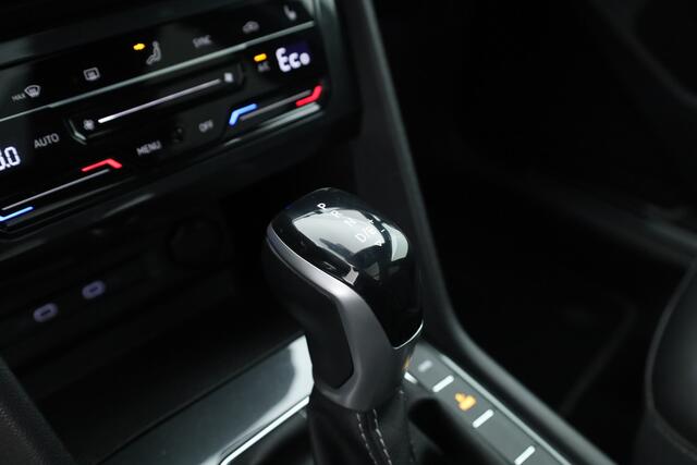 Volkswagen TIGUAN 1.4 TSI eHybrid R-Line DSG | Pano | IQ. Light | HUD | Adapt. Cruise | Stoel- Stuurverw. | CarPlay