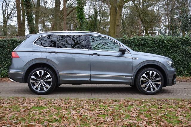 Volkswagen TIGUAN Allspace 1.5 TSI Highline Business R Line 7 Persoons. Automaat/Navi/Pdc/Ecc/Achteruitrijcamera/Panoramadak/Stoel&Stuur verwarming/trekhaak elektrisch uitklapbaar/Virtueel dashboard/Privacy-Glass/Cr-Controle/20-Inc Lmv/Dynaudio