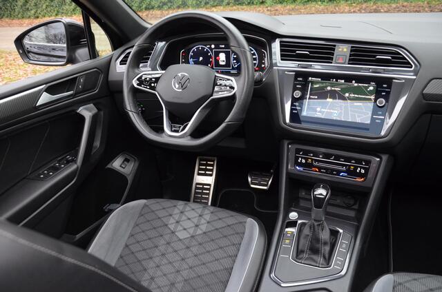 Volkswagen TIGUAN Allspace 1.5 TSI R-Line Business+ 7 Persoons Automaat/Navi/Pdc/Ecc/Achteruitrijcamera/Panoramadak/Stoel&Stuur verwarming/Virtueel dashboard/Privacy-Glass/Cr-Controle/19-Inc Lmv
