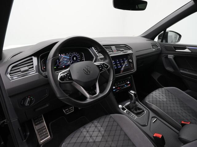 Volkswagen TIGUAN 1.4 TSI eHybrid 245 pk DSG R-Line | Trekhaak | Adaptief onderstel | IQ Light | Stuur-/stoelverwarming | Achteruitrijcamera