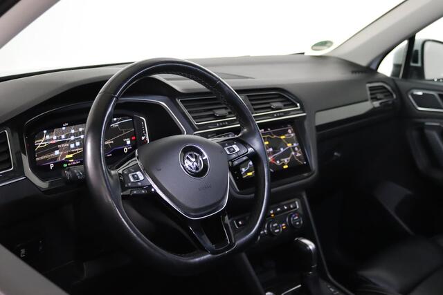 Volkswagen TIGUAN Allspace 1.5 TSI Highline R-line 7-Persoons , Trekhaak, Panoramadak, Lederen bekleding, Virtual Cockpit,