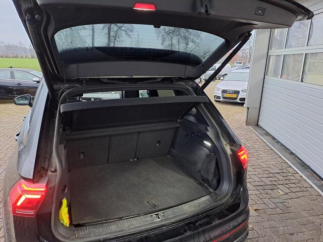 Volkswagen TIGUAN 1.4 TSI eHybrid R-Line, Blackstyle, Volleder, Panoramadak, Zeer mooie uitvoering!