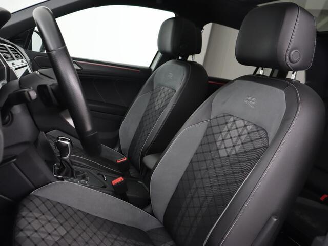 Volkswagen TIGUAN 1.4 TSI eHybrid R-Line | Panoramadak | Trekhaak | Head-Up | Stoelverwarming | Adaptive cruise | Camera | Carplay | Matrix LED | Navigatie | 19'' | Virtual Cockpit | PHEV | Plug In