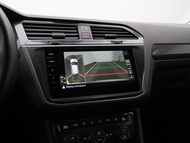 Volkswagen TIGUAN 2.0 TDI 150 pk DSG R-Line | Panoramadak | Trekhaak | Navigatie Discover Pro | Stuur-/achterbankverwarming | Achteruitrijcamera