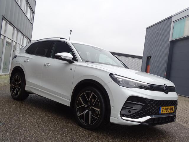 Volkswagen TIGUAN 1.5 eTSI R-Line Business AUTOMAAT| VOL OPTIES! |SPORT INTERIEUR| CAMERA| NAVIGATIE| DODE HOEK DETECTIE| PARKEERSENSOREN