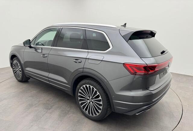 Volkswagen TOUAREG 3.0 TSi eHybrid 4MOTION Elegance ACC Panoramadak Luchtvering 21 Inch IQ Light Camera