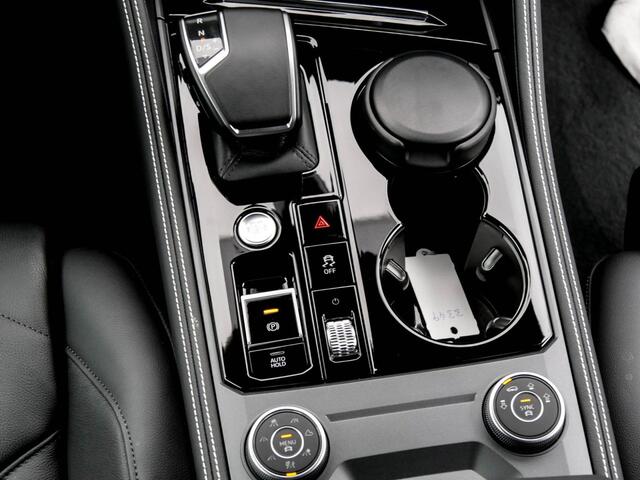 Volkswagen TOUAREG 3.0 TDI Elegance Grijs Kenteken ACC Luchtvering Comfortstoelen Trekhaak