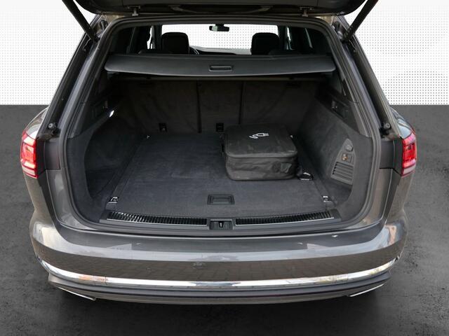 Volkswagen TOUAREG 3.0 TSi eHybrid 4M Elegance ACC Panoramadak Stoelkoeling Memory Trekhaak Camera