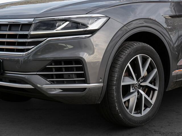 Volkswagen TOUAREG 3.0 TSi eHybrid 4M Elegance ACC Panoramadak Stoelkoeling Memory Trekhaak Camera