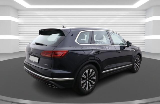 Volkswagen TOUAREG 3.0 TSi eHybrid 4MOTION ACC Panoramadak Luchtvering Comfortstoelen LED Matrix 19 Inch
