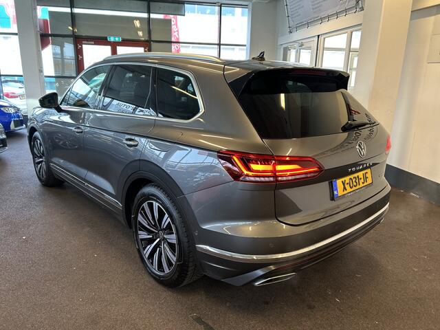 Volkswagen TOUAREG 3.0 TSi eHybrid 4MOTION | Panoramadak | Elek. inklapbare trekhaak | BTW AUTO | Adaptieve cruise control | Keyless | Lederen bekleding | Elek. verstelbare stoelen | Lane assist | Climate control | Apple carplay | Navigatie | Sfeerverlichting