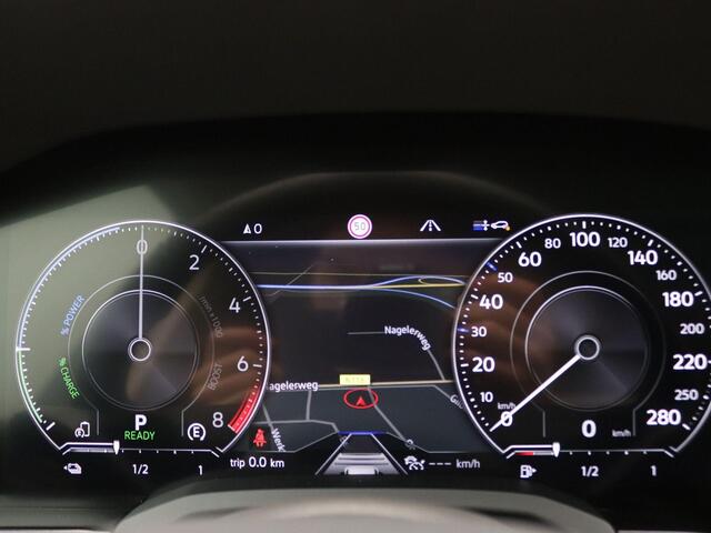 Volkswagen TOUAREG 3.0 TSi eHybrid Atmosphere 4MOTION 381PK DSG LED, Navigatie, Stoelverwarming v+a, Panorama Dak, Leder, 19"LMV, Trekhaak, 360gr. Camera